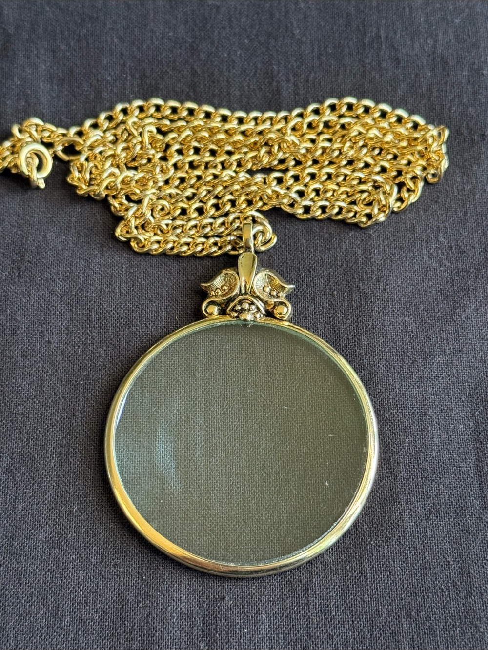 Vintage Avon Glass Magnifying Pendant-Fleur de Leis Bail-Gold Tone 30” Chain